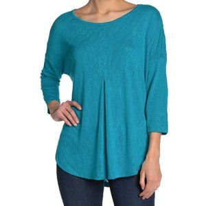Turquoise Center Seam Curved Hem Top w 3/4 Sleeves